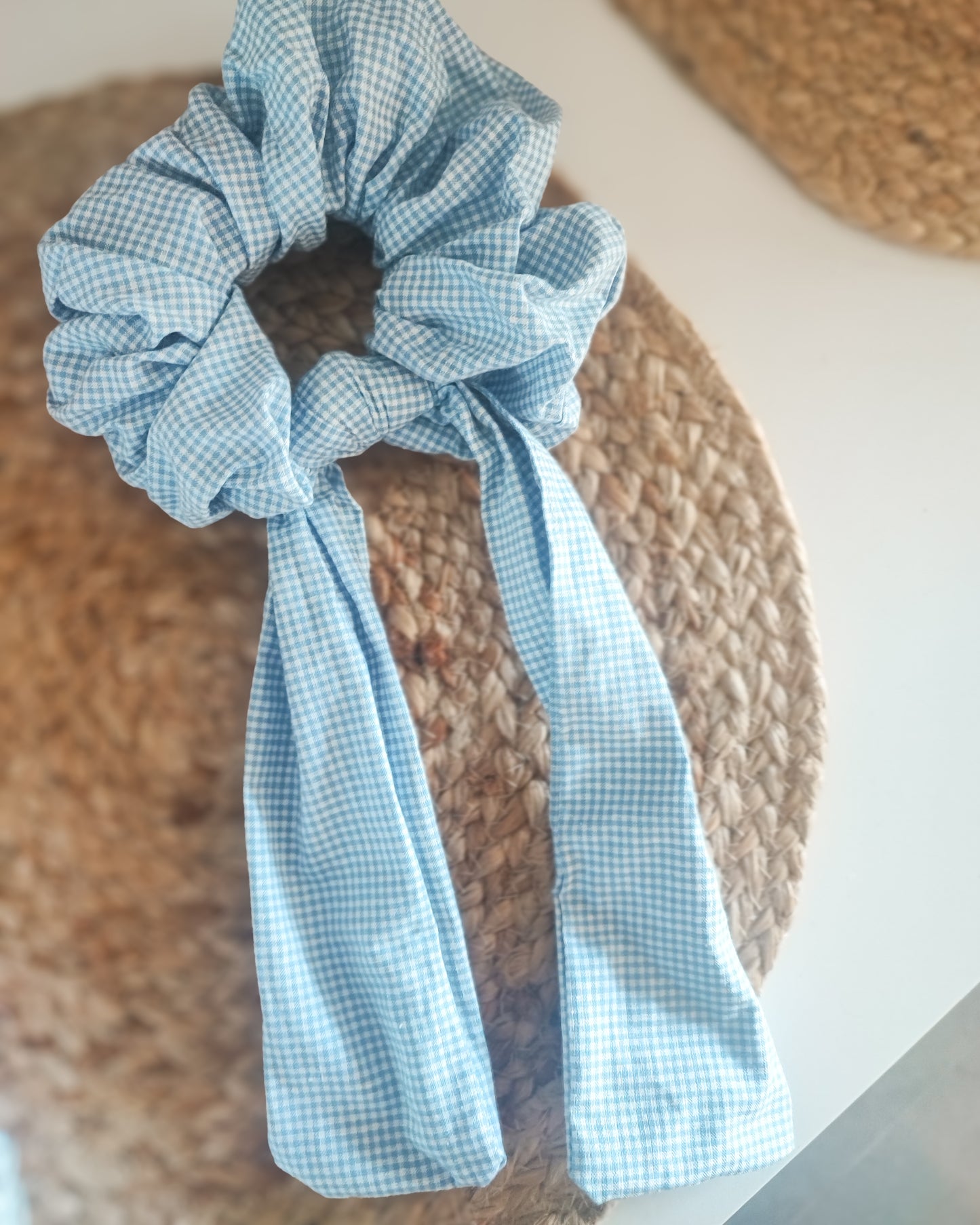 Vaaleansini ruudullinen iso rusetti scrunchie