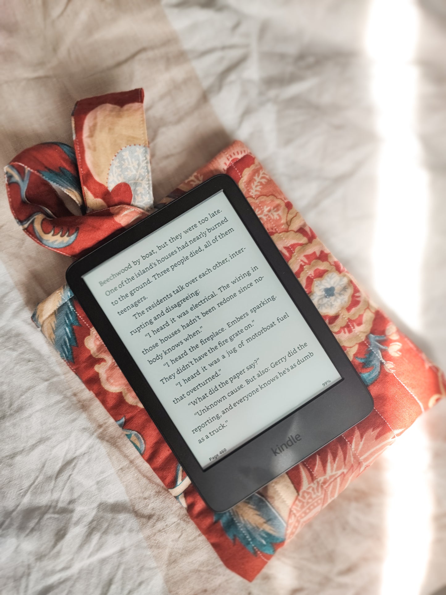 Syysvärit tikattu Kindle pussukka