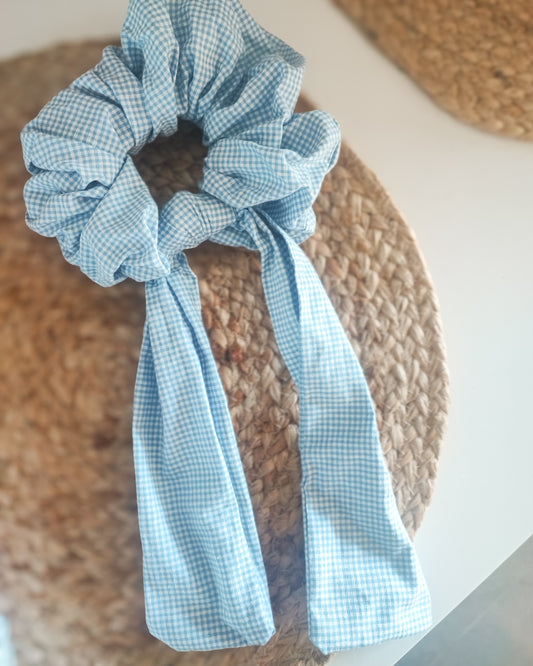 Vaaleansini ruudullinen iso rusetti scrunchie