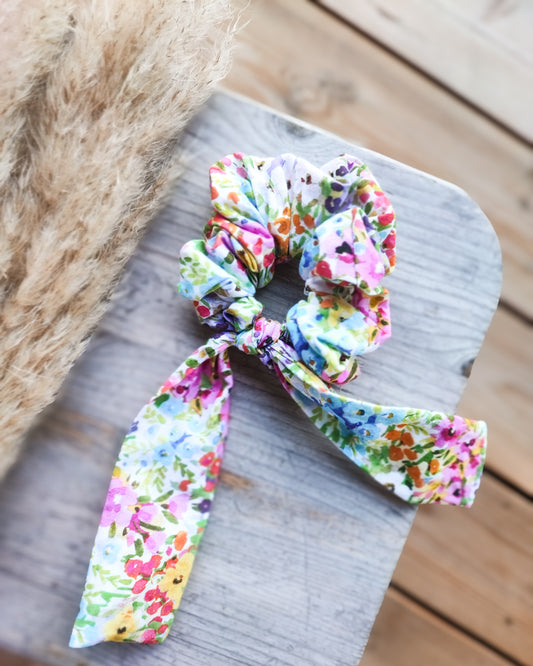 Kukallinen rusetti scrunchie