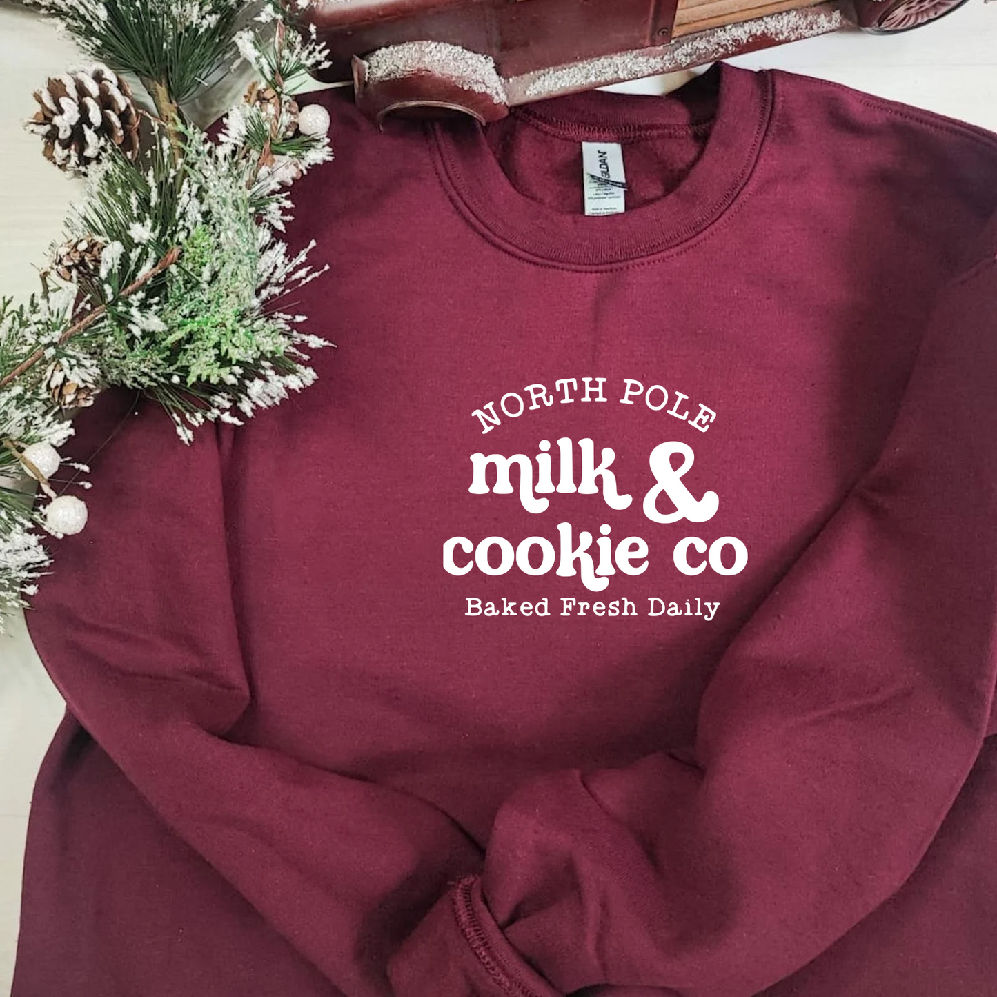 North pole milk & cookie collegepaita